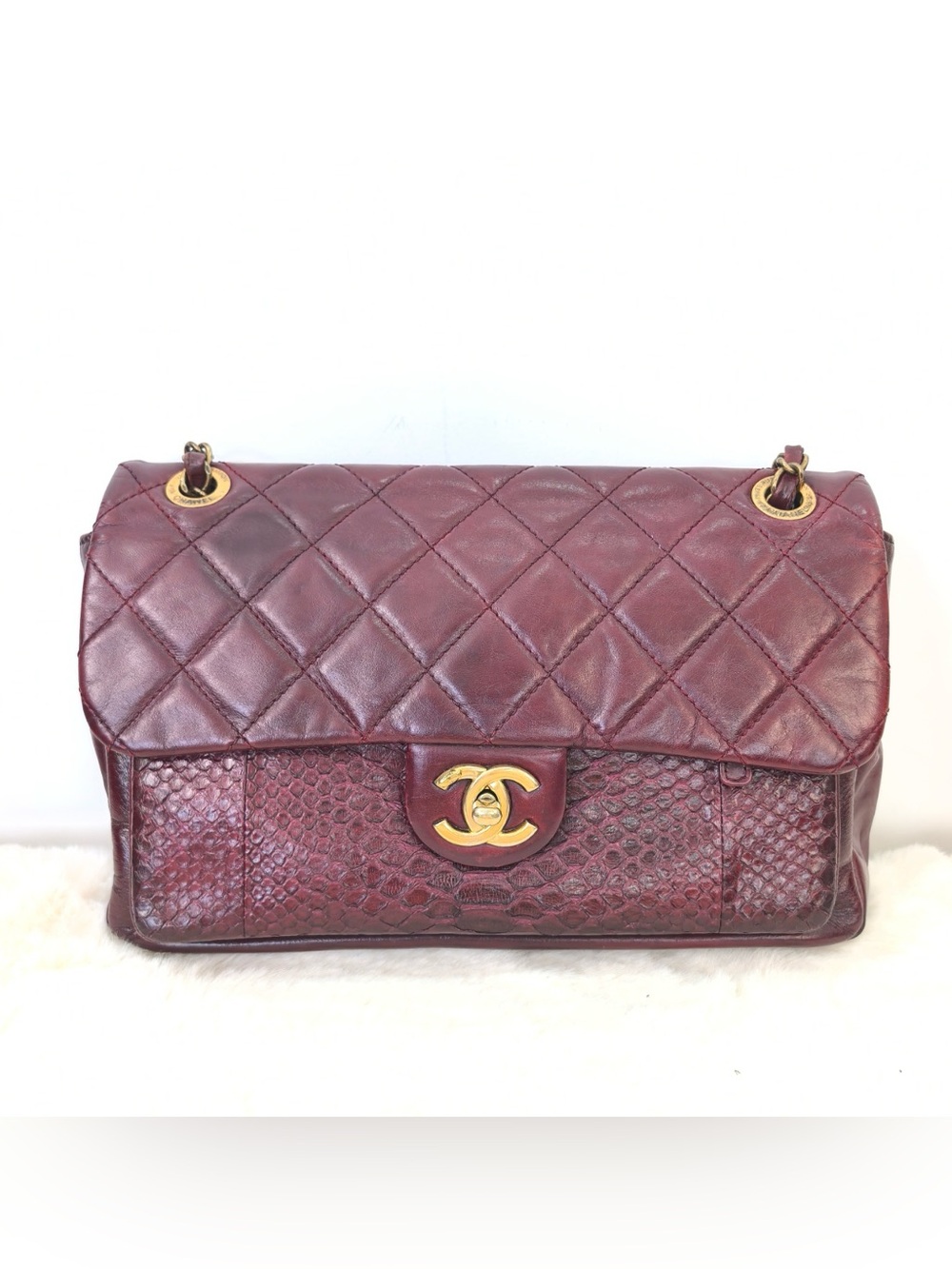 CHANEL Urban Mix Flap bag Quilted Burgundy Leather Shoulder Bag with Gold